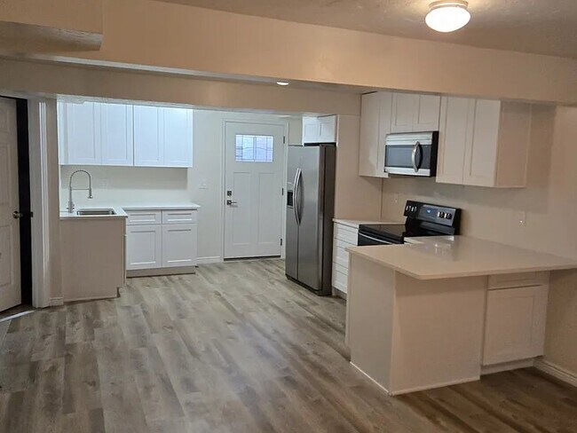 Building Photo - 14053 Lowe Peak Dr