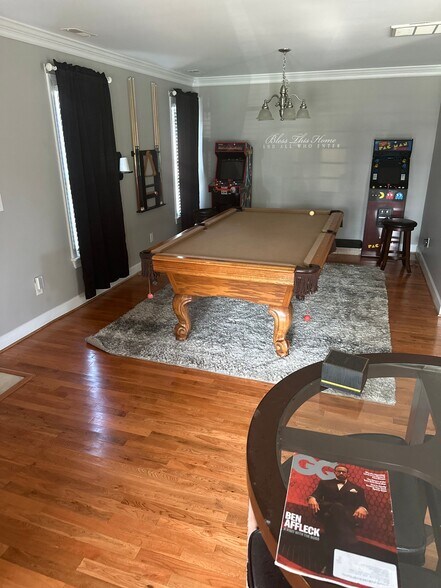 Building Photo - 618 Mt Vernon Ave