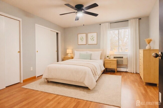 Building Photo - 20 Lake Ave