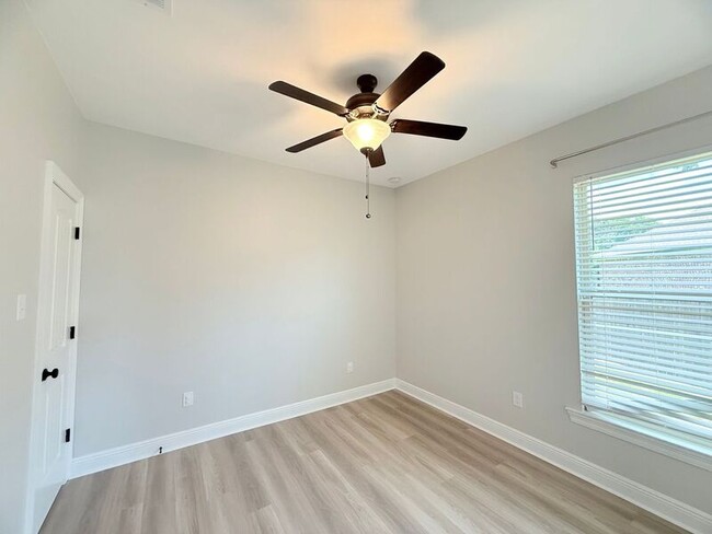 Building Photo - 4733 Sago Palm Cir