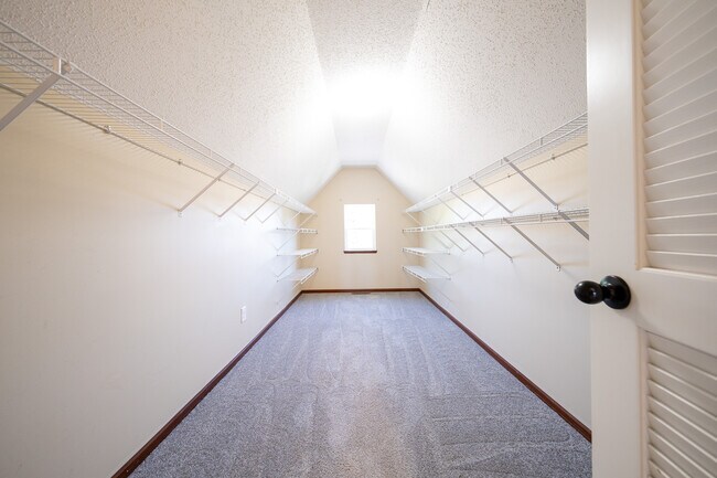 Building Photo - 16549 Dodd Ln