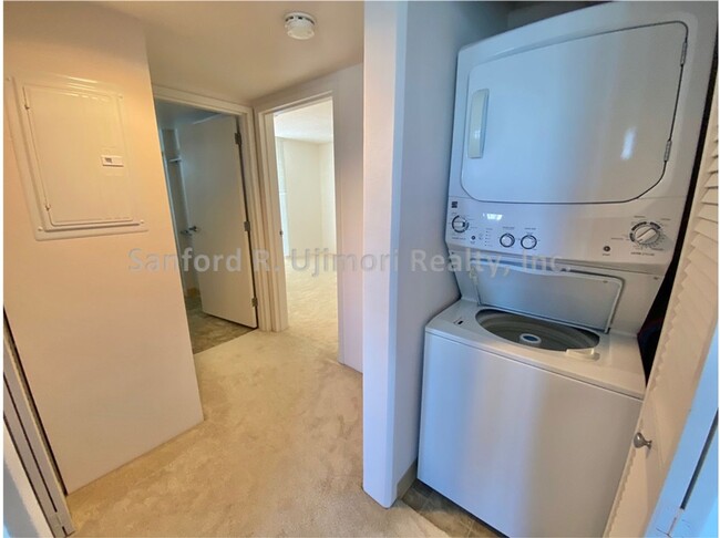 Building Photo - sout2701