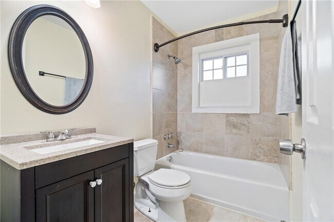 Building Photo - 681 Toliver St NE