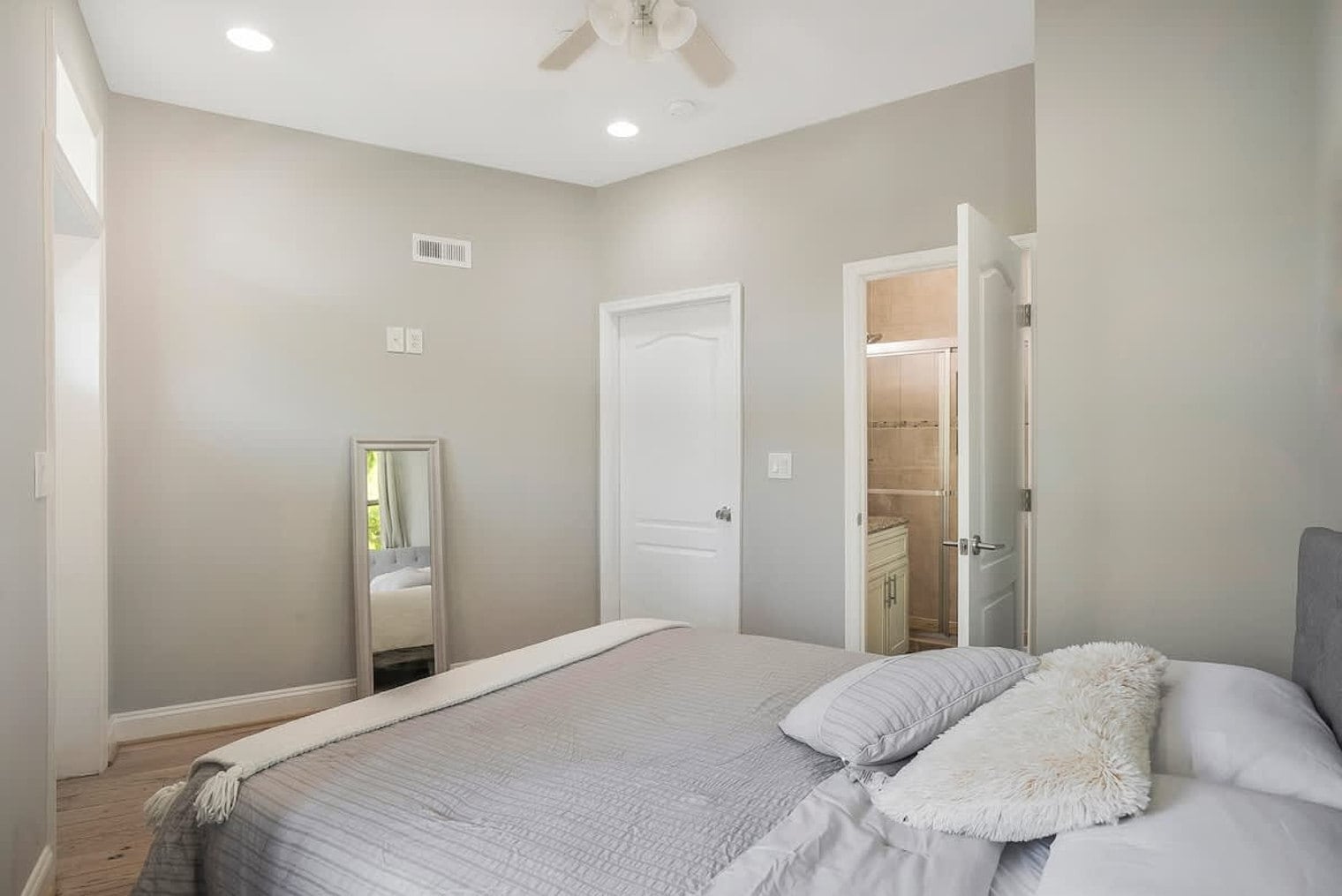 Building Photo - 45 Rhode Island Ave NE