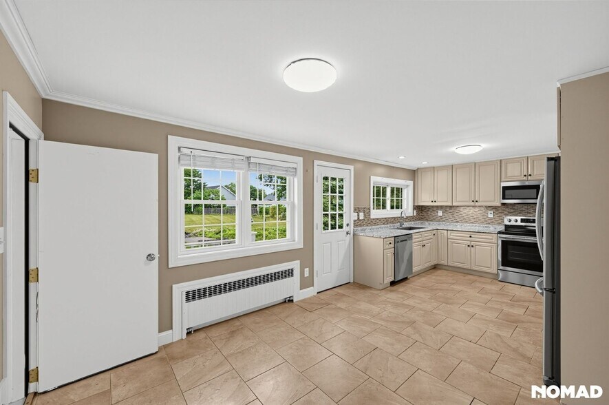 Building Photo - 11 Old Coach Rd