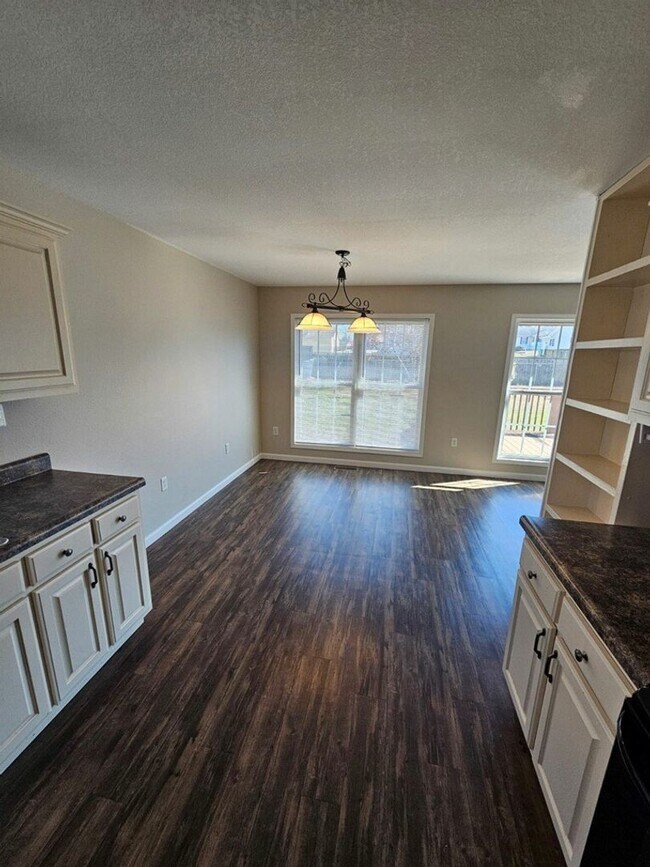 Building Photo - Spacious 3-Bedroom Home in Crossville with 2-Car Garage, Fenced Yard & Porches