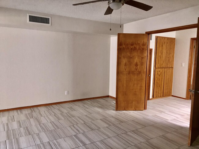 Building Photo - 730 Resler Dr
