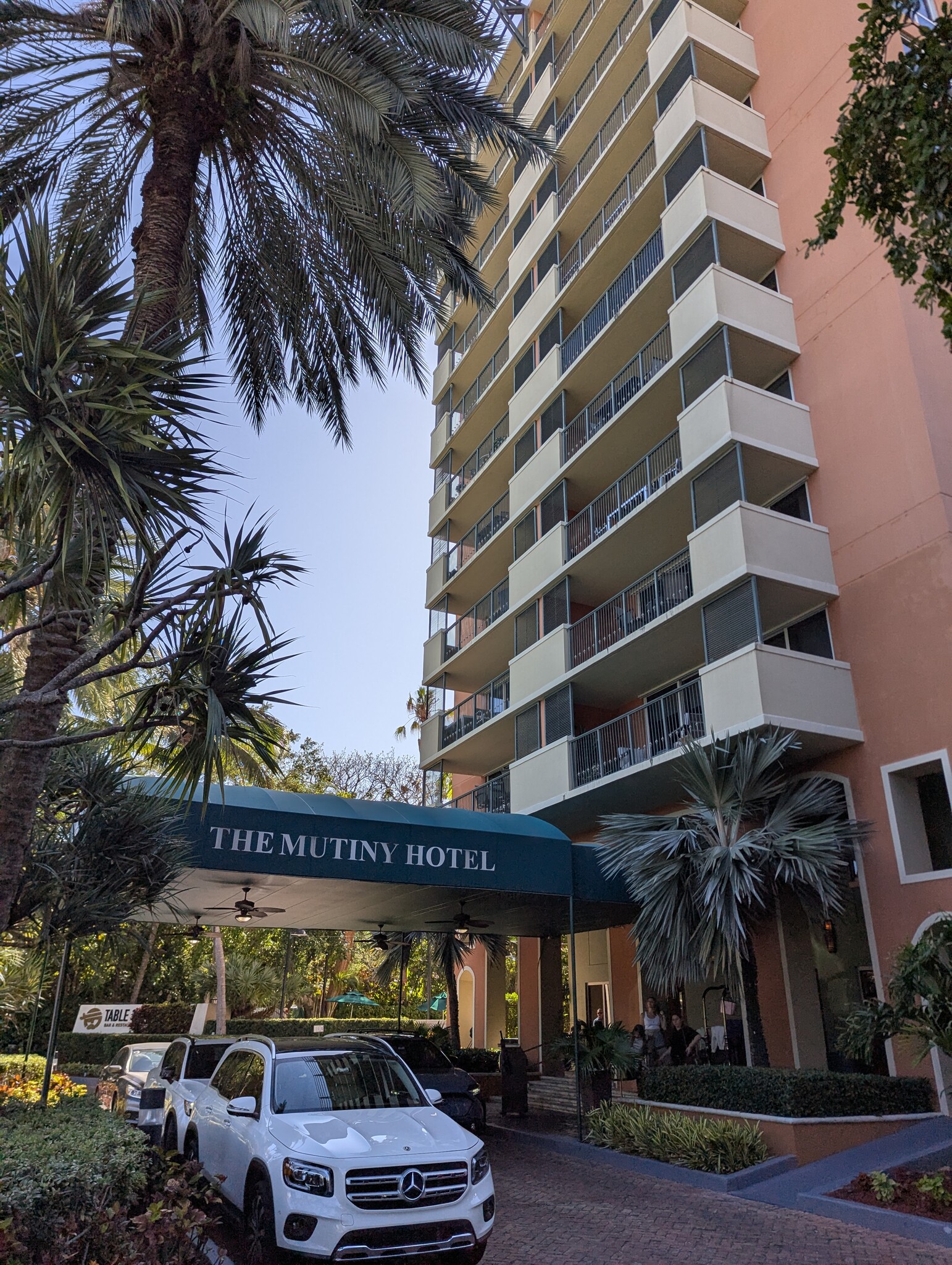 Building Photo - 2951 S Bayshore Dr