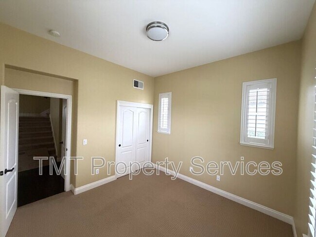 Building Photo - 6912 Riqueza Ct