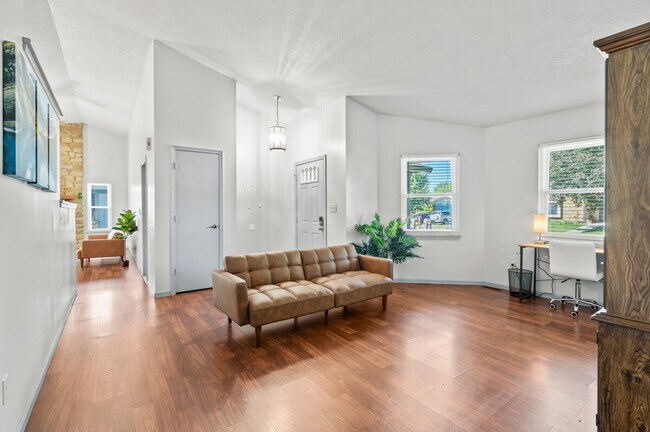 Building Photo - 8209 Parsley Ln