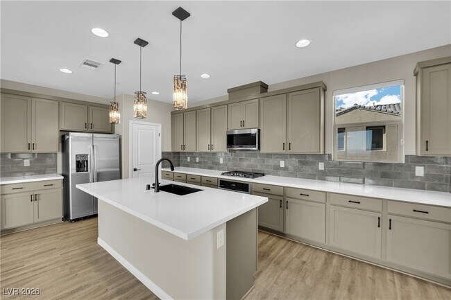 Building Photo - 1749 S Desert Foothills Dr