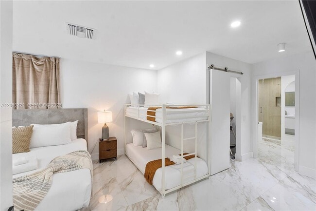 Building Photo - 3261 Seaward Dr