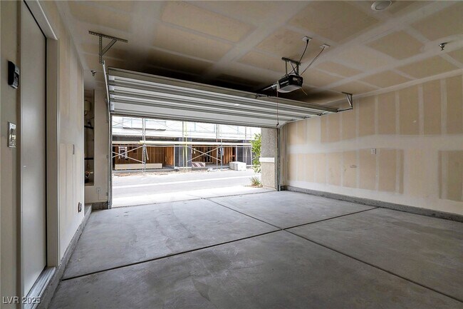 Building Photo - 12347 Indigo Montage Rd