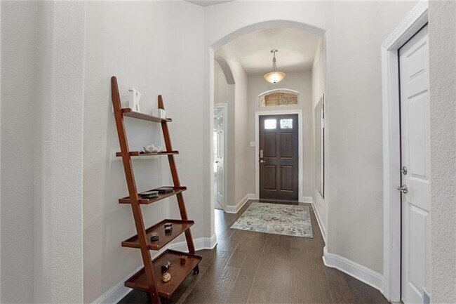 Building Photo - 1805 Morts Pl