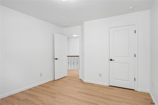 Building Photo - 5811 Kendrix Ridge Dr