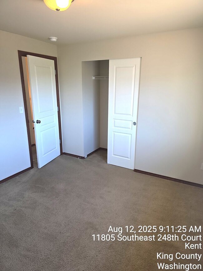 Building Photo - East Hill Kent 4 bedroom 2.5 bathroom with...