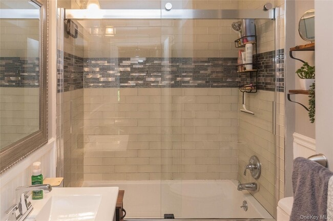 Building Photo - 139 Grand St