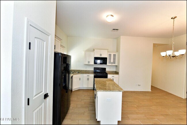 Building Photo - 5128 Joe Castillo St
