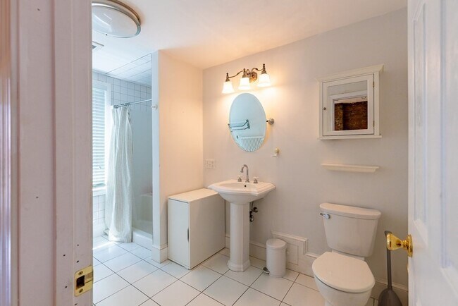 Building Photo - 29 E Concord St