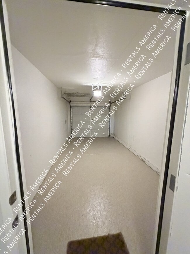 Building Photo - 1254 N 85th Pl