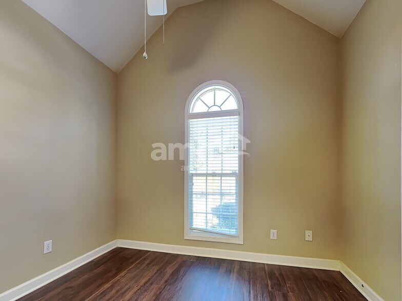 Building Photo - 1268 Beaverton Trl