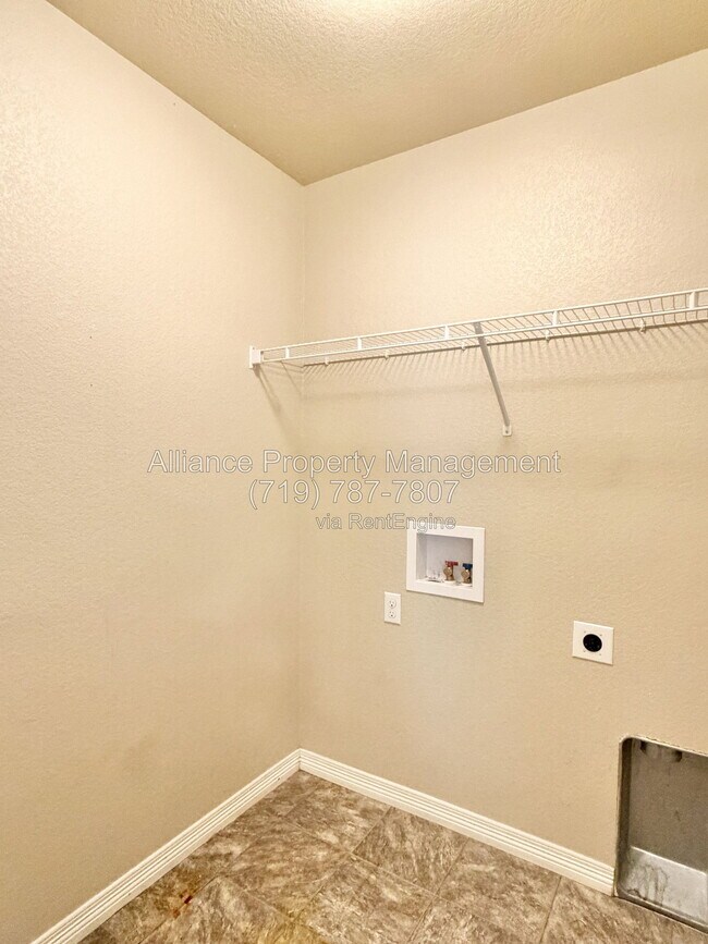 Building Photo - 7270 Araia Dr