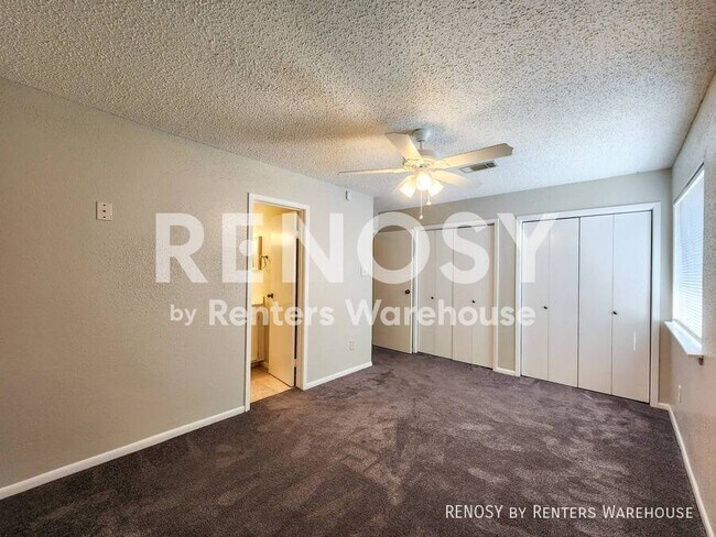 Building Photo - 17742 Kings Park Ln