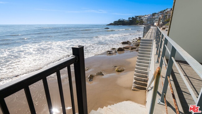 Building Photo - 31388 Broad Beach Rd
