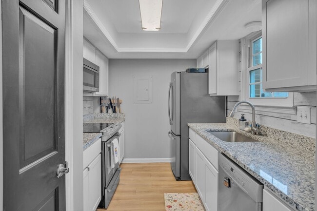 Building Photo - 4001 Anderson Rd