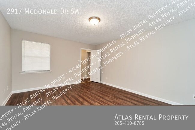 Building Photo - 2917 McDonald Dr SW