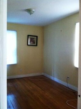 Building Photo - 49 Beech Glen St