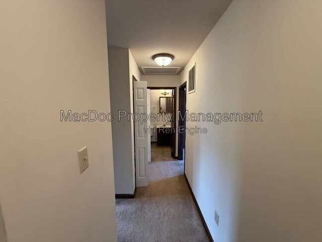 Building Photo - 5145 Cottonwood Ct