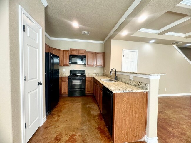 Building Photo - 5103 Flipper Dr
