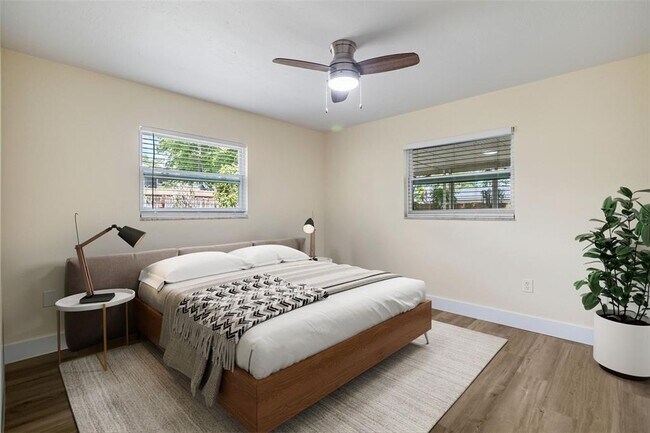 Building Photo - 4087 Vana Dr