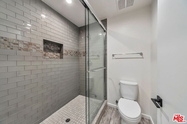 Building Photo - 1824 Redondo Blvd