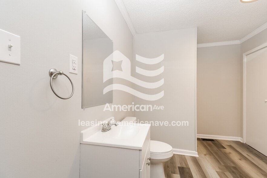 Building Photo - 306 Sycamore St