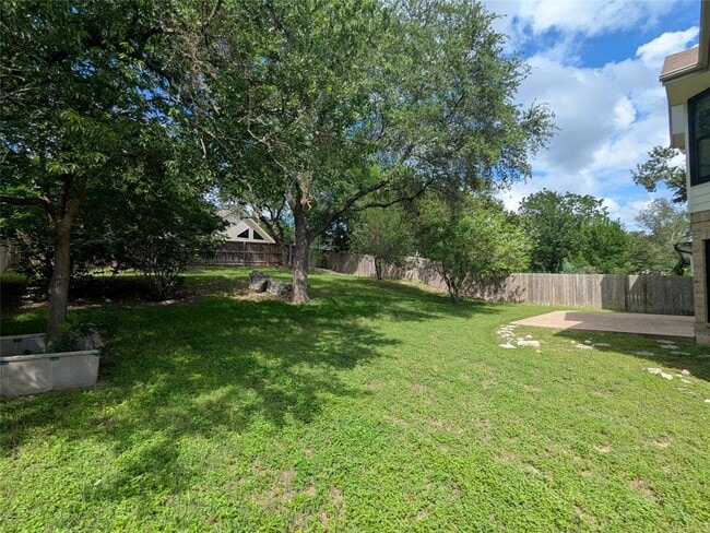 Building Photo - 9257 Scenic Bluff Dr