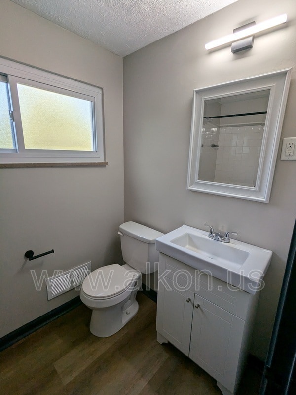 Building Photo - 4205 Coleridge St