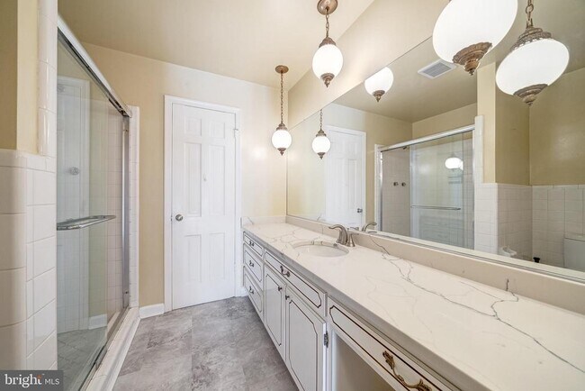 Building Photo - 6209 Stoneham Ln