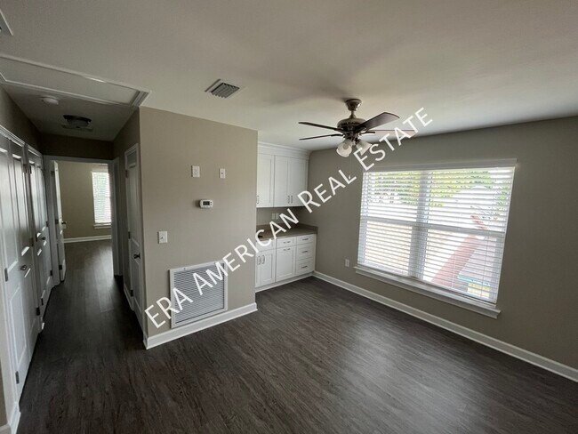 Building Photo - 2 Arabelle Cv