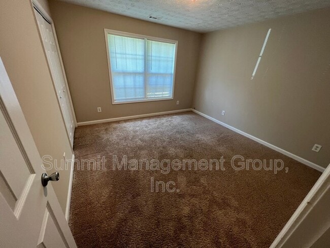 Building Photo - 158 Elder Dr SE