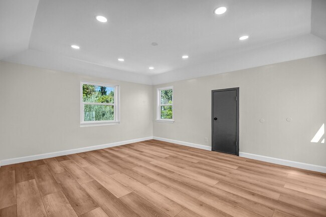 Building Photo - 414 Hilgard Ave