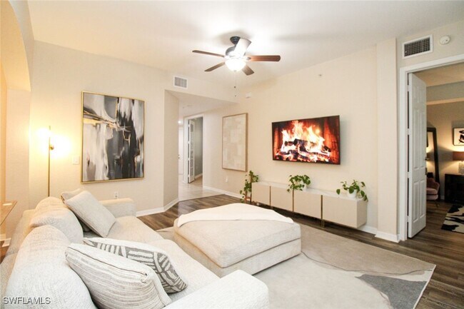 Primary Photo - 1355 Mariposa Cir
