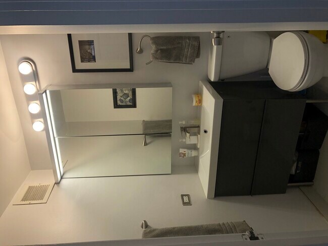 Building Photo - 3660 N Lake Shore Dr