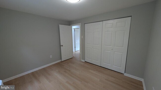 Building Photo - 5813 Shana Pl