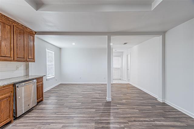 Building Photo - 605 Lloyd