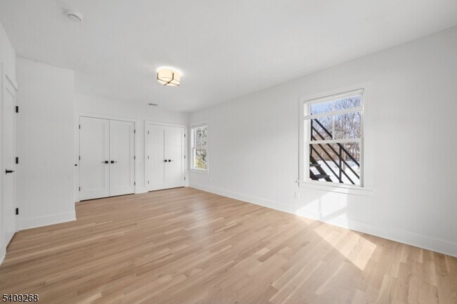 Building Photo - 96 Watchung Ave