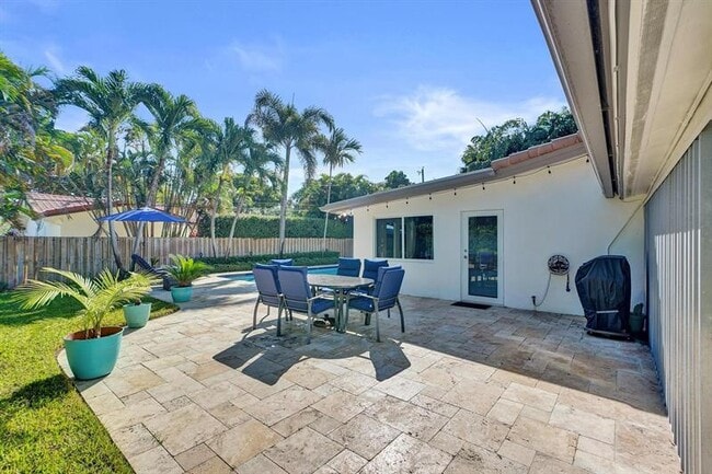 Building Photo - 2616 NE 27th Terrace