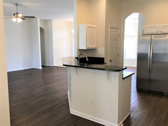 Building Photo - 125 Whisper Ridge Dr