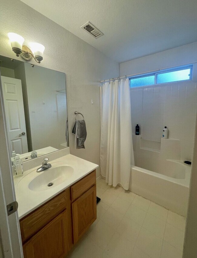 Building Photo - West-Flagstaff House (Aspen Trails)- 3 Bed, 2 Bath, 2 Car Garage Home -Students & Dogs OK! Avail....